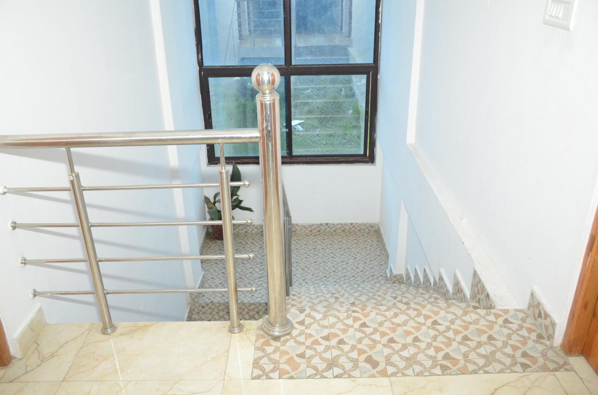 Hotel Alpine View Sarahan Ngoại thất bức ảnh